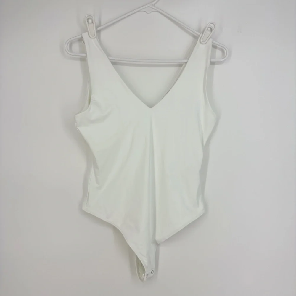 And Now This Womens Medium Tank Bodysuit V-Neck White Double Layer Knit Fabric - Picture 2 of 10